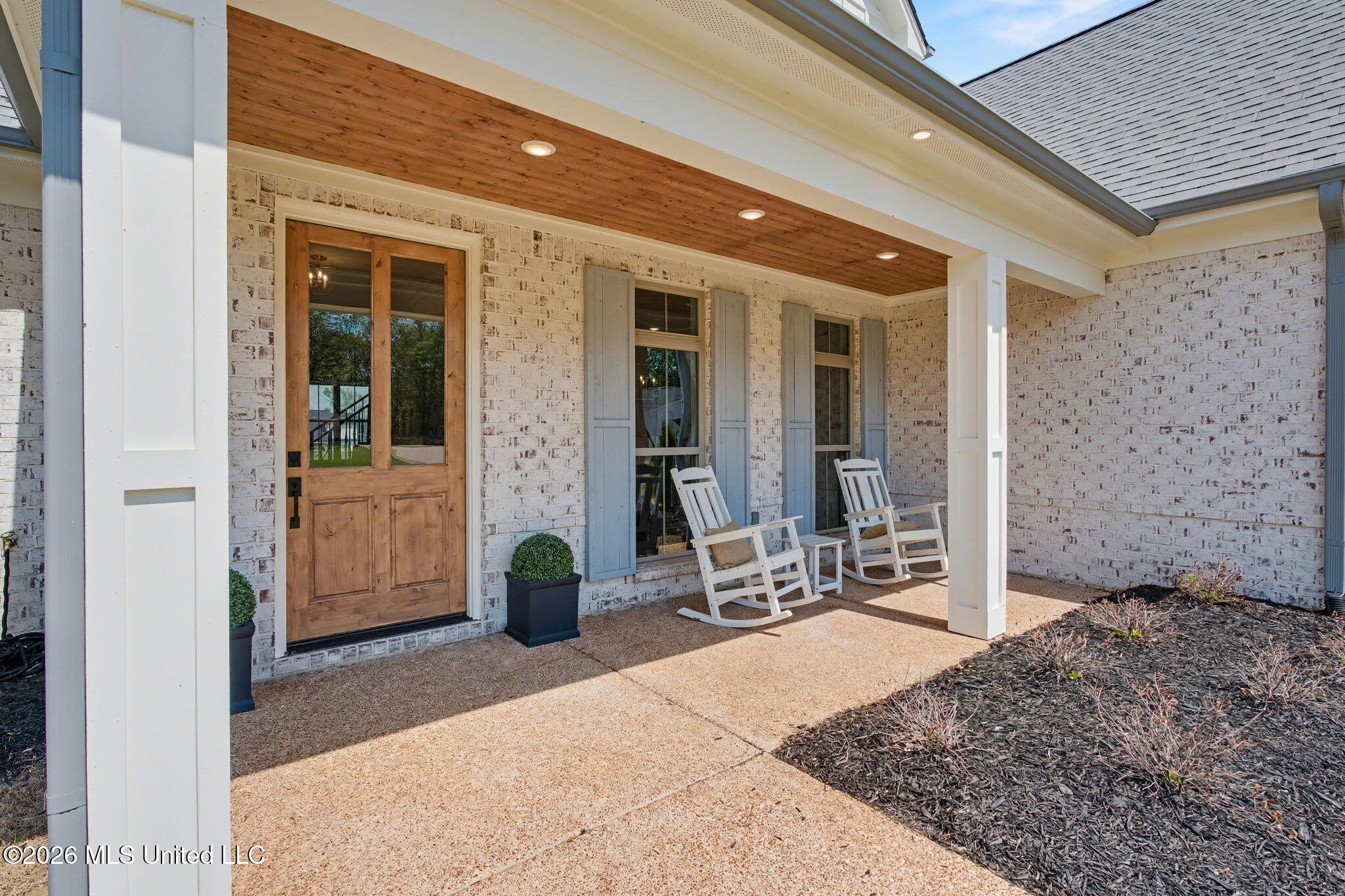 5090 Camp Crossing Hernando, MS 38632 - Photo 4 of 46 Front Porch
