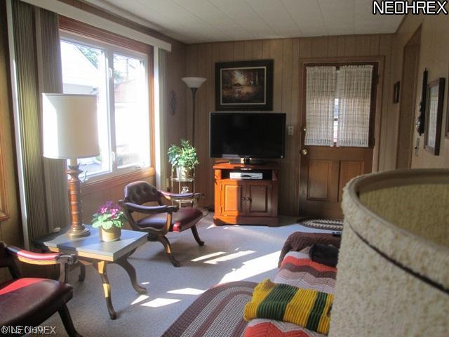 11805 Fordham Road Garfield Heights, OH 44125 - Photo 3 of 10