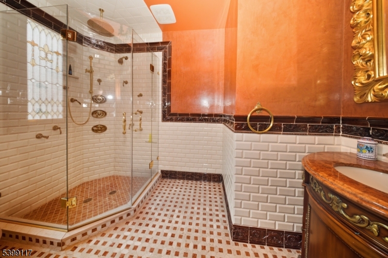 1 Hamilton Avenue Weehawken, NJ 07086 - Photo 31 of 40 a bathroom with a shower
