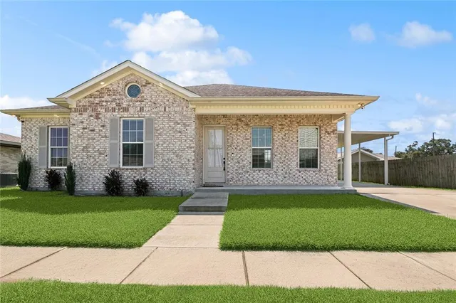 $269,000 | 2705 Pecan Drive, Chalmette, LA 70043