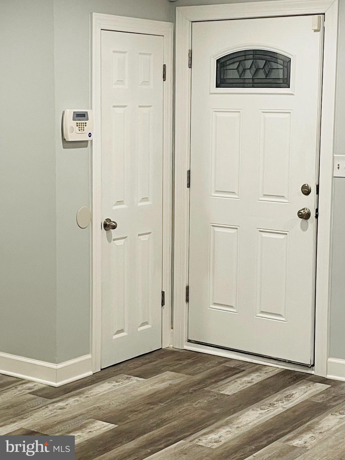 4435 Scotia Road Baltimore, MD 21227 - Photo 3 of 20 a view of a elevator