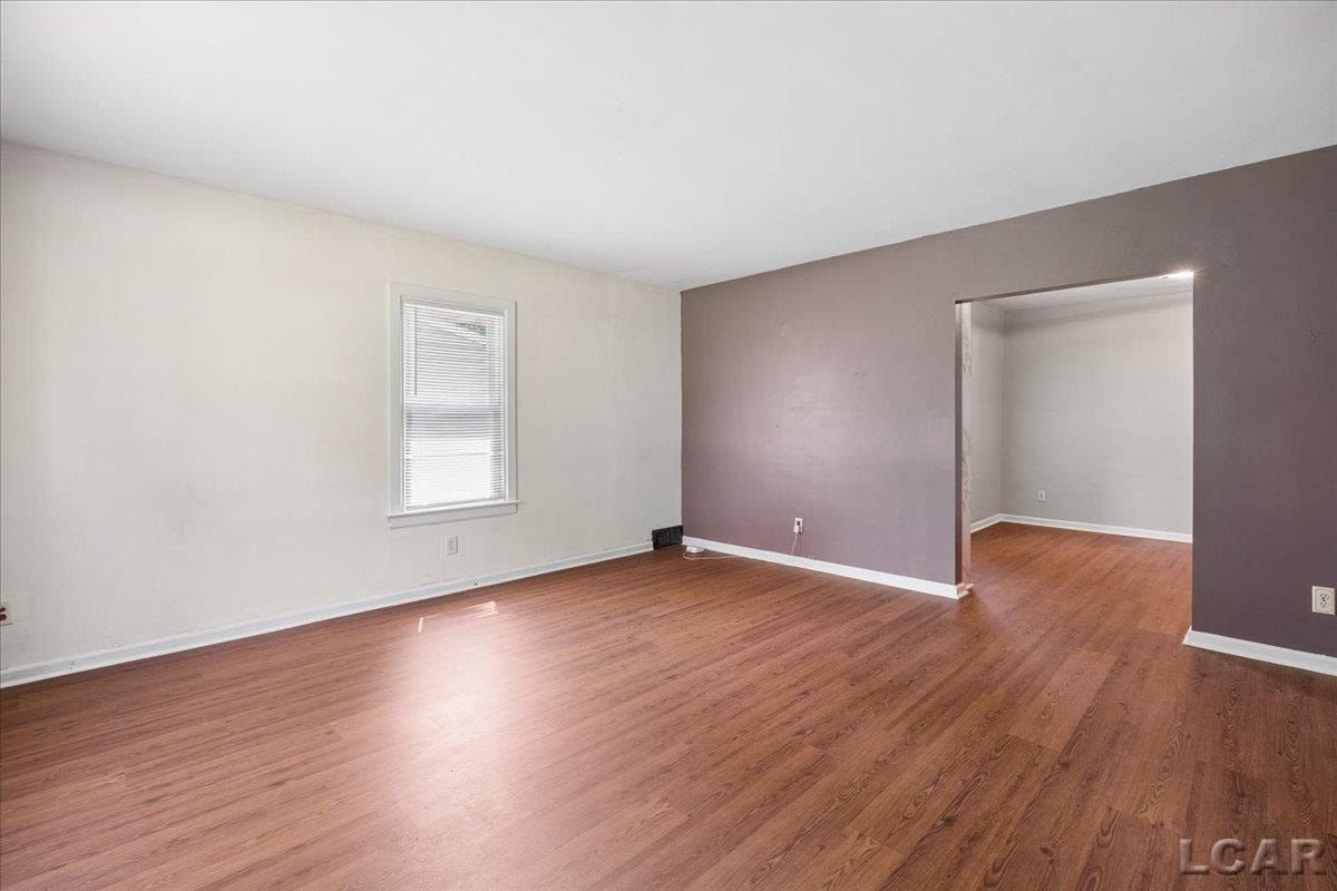 1237 Vine Street Adrian, MI 49221 - Photo 8 of 24 50213282-b102e853-91a2-48ba-9f84-b6181a99a12a.JPG