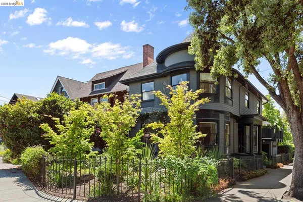 $2,995,000 | 2520 Russell Street, Berkeley, CA 94705