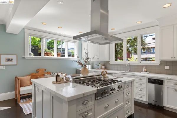$2,995,000 | 2520 Russell Street, Berkeley, CA 94705