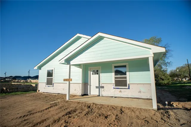 $179,900 | 1704 Pine Street, Hearne, TX 77859