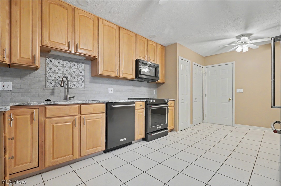 478 Kings Court Akron, OH 44321 - Photo 10 of 40
