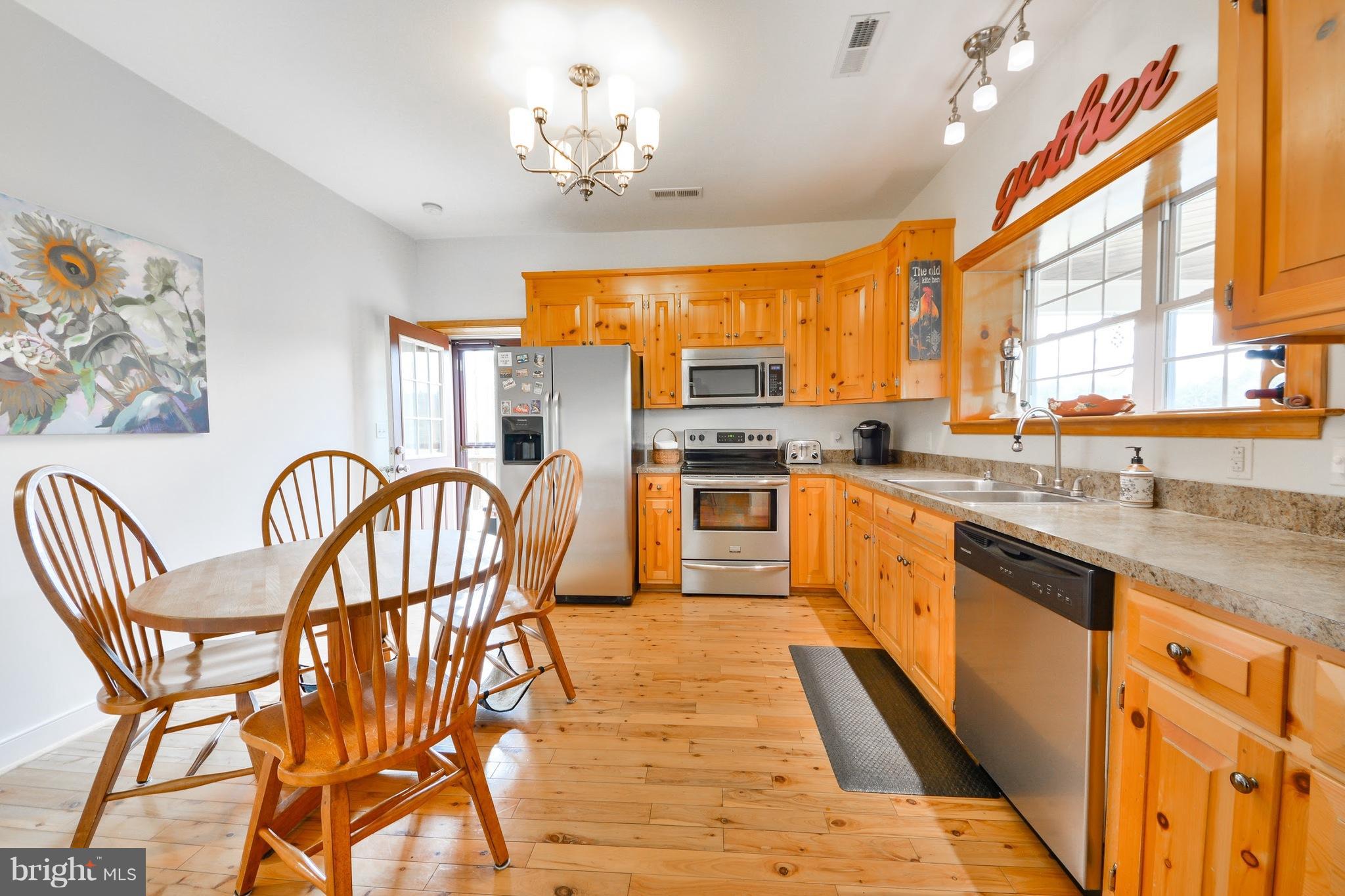 1462 School Bus Road Louisa, VA 23093 - Photo 4 of 10 Kitchen