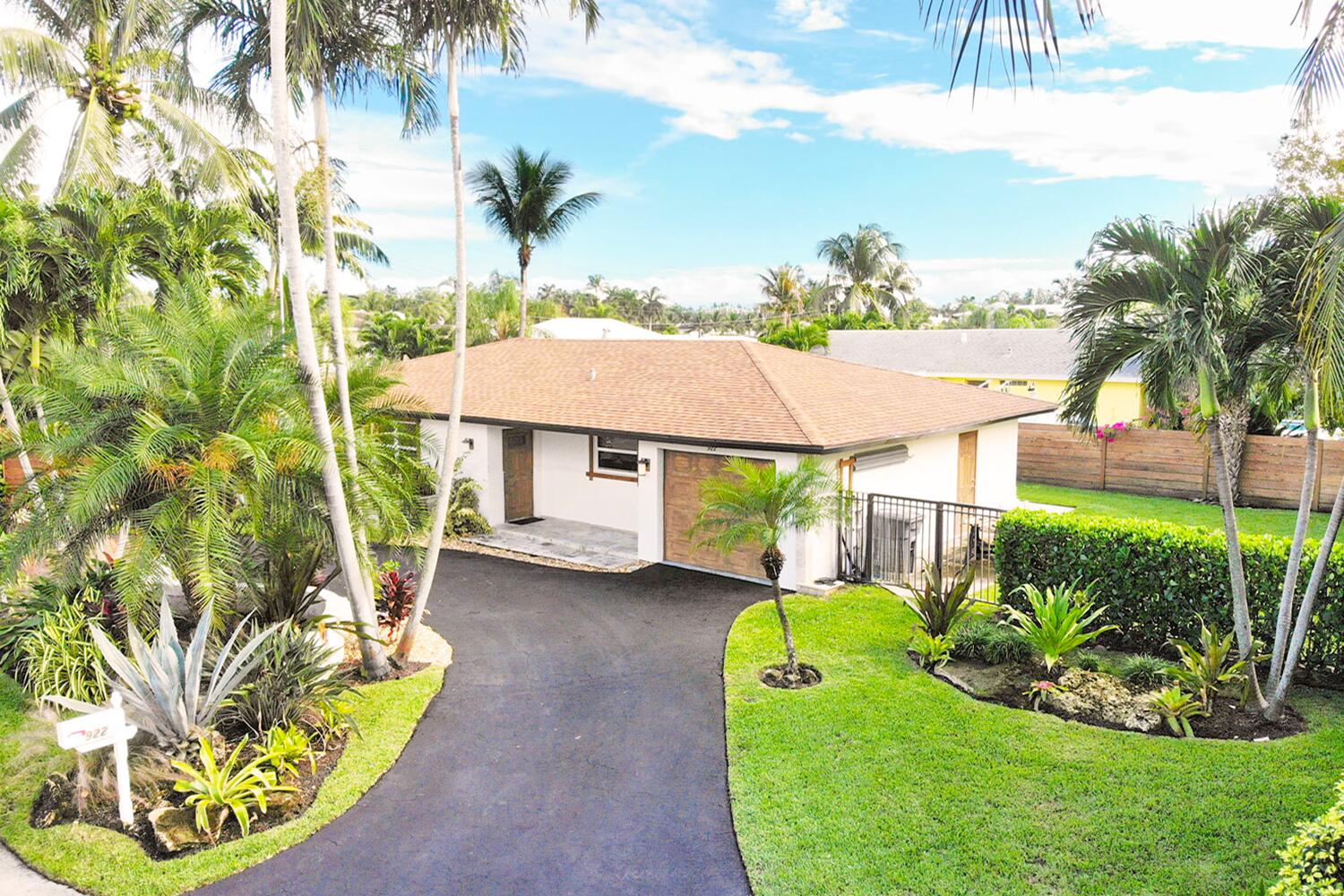 922 Turner Road Delray Beach, FL 33483 - Photo 11 of 22 Driveway and Garage Parking
