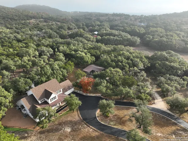 $925,000 | 114 Little Hill Road, Boerne, TX 78006