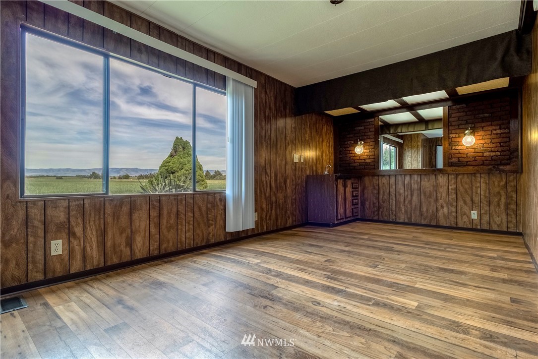 215 Last Chance Road Walla Walla, WA 99362 - Photo 3 of 35