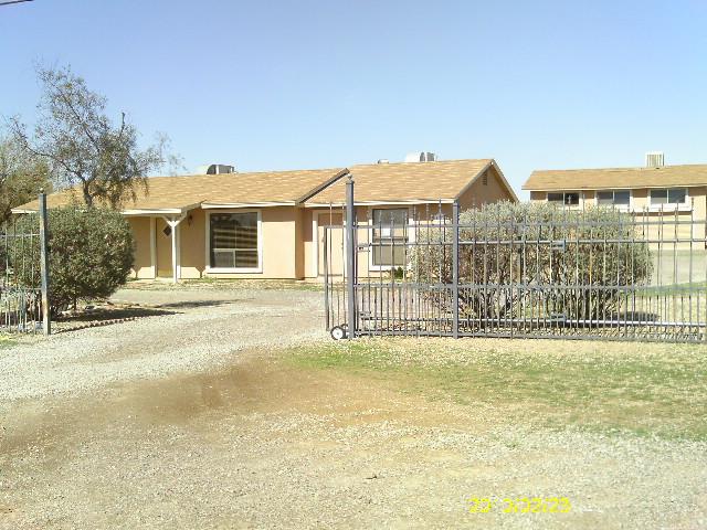 1030 East Maddock Road Phoenix, AZ 85086 - Photo 3 of 20 side