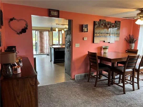 $2,600 | 3279 Clinton Street, Unit 2, West Seneca, NY 14224