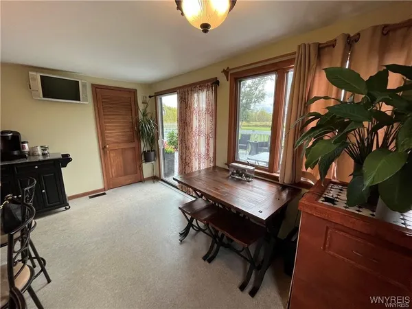 $2,600 | 3279 Clinton Street, Unit 2, West Seneca, NY 14224