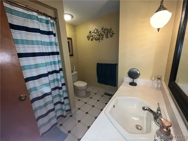 $2,800 | 3279 Clinton Street, Unit 2, West Seneca, NY 14224