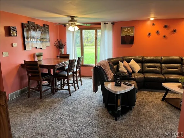 $2,800 | 3279 Clinton Street, Unit 2, West Seneca, NY 14224