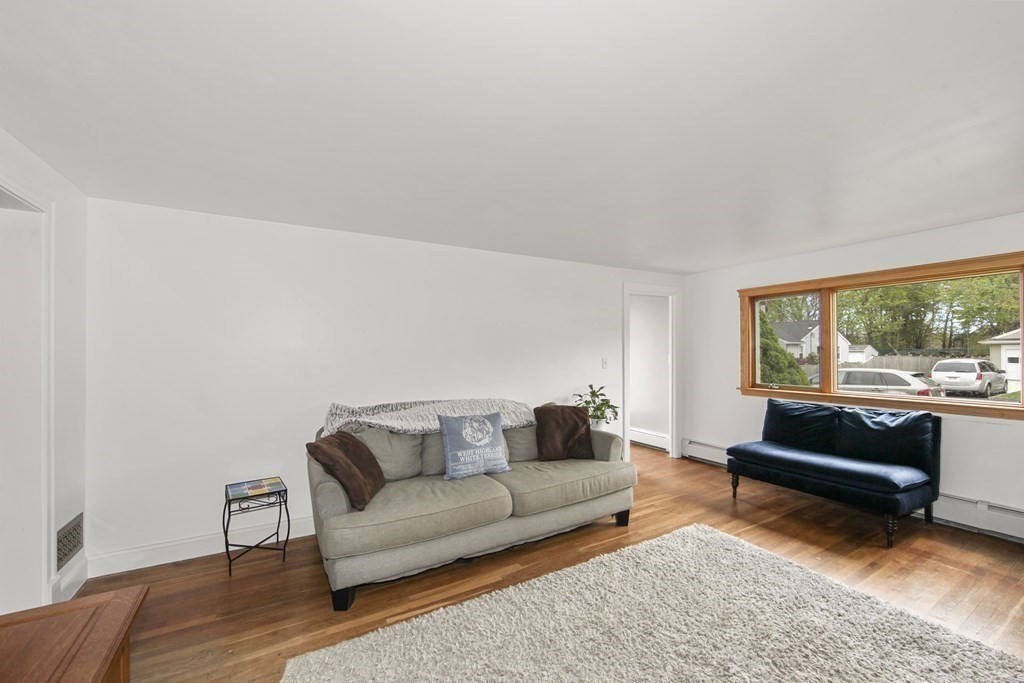 42 Ellendale Road Attleboro, MA 02703 - Photo 11 of 30 Gallery Image 11