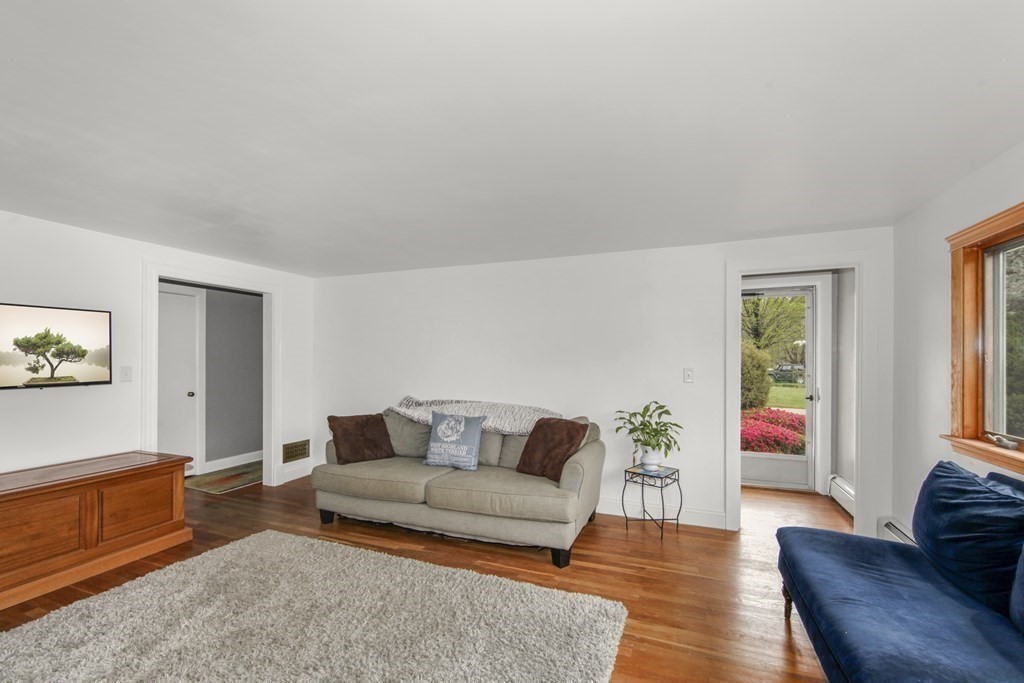 42 Ellendale Road Attleboro, MA 02703 - Photo 12 of 30 Gallery Image 12