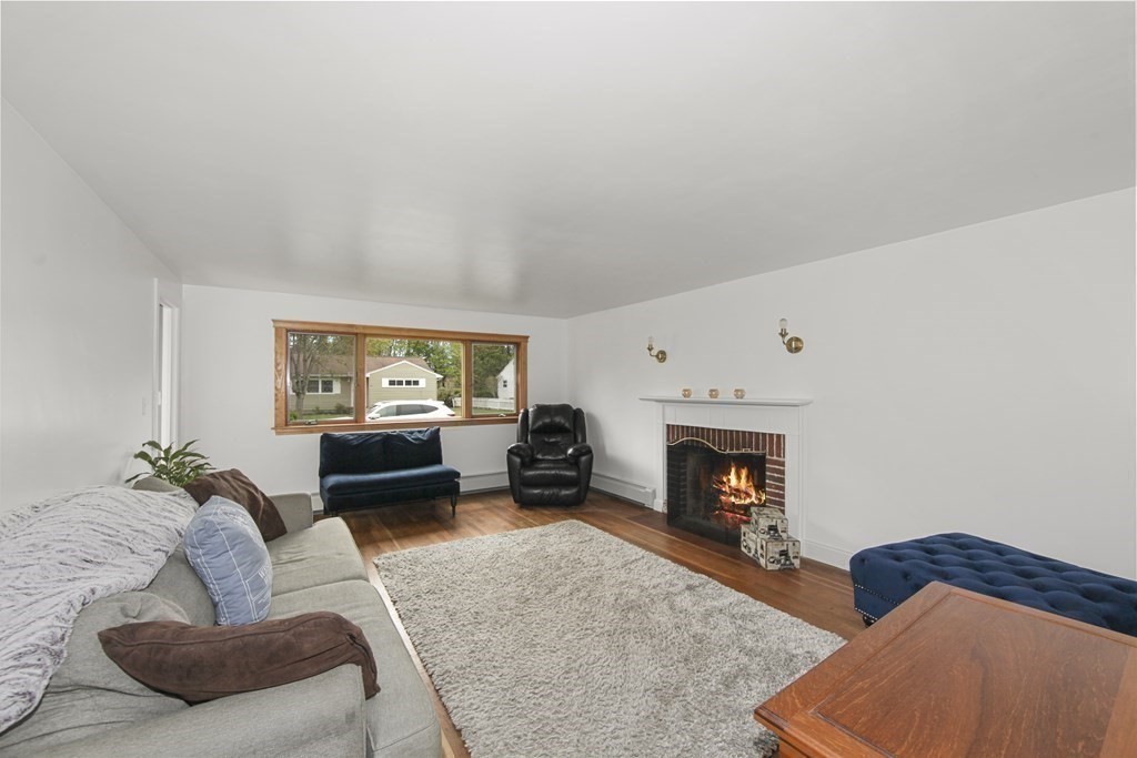 42 Ellendale Road Attleboro, MA 02703 - Photo 10 of 30 Gallery Image 10