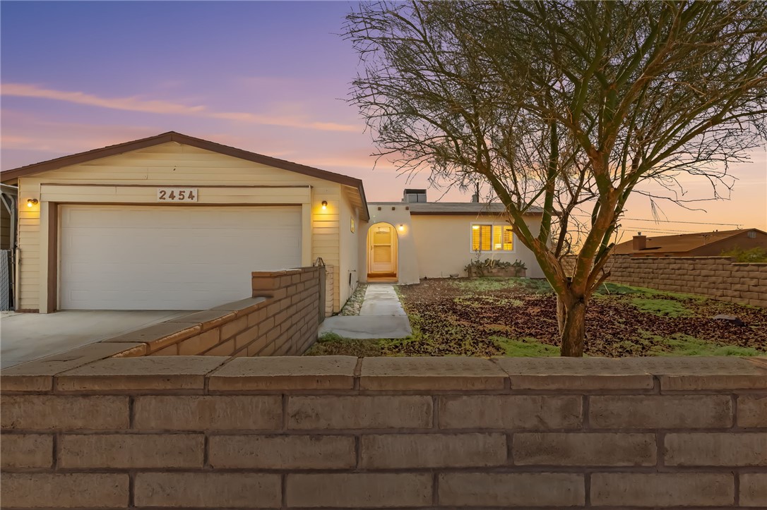 2454 Ripple Drive Bullhead City, AZ 86429 - Photo 3 of 37