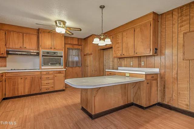 $349,900 | 161 Echo Lane, Bluff City, TN 37618