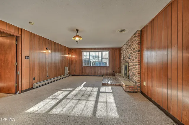 $349,900 | 161 Echo Lane, Bluff City, TN 37618