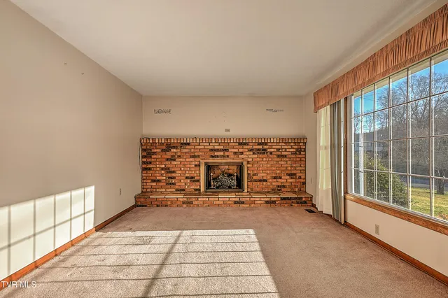 $349,900 | 161 Echo Lane, Bluff City, TN 37618