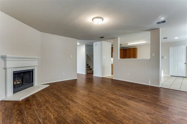 $2,595 | 1145 Maplewood Lane, Crowley, TX 76036