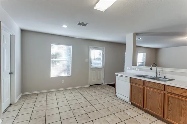$2,595 | 1145 Maplewood Lane, Crowley, TX 76036