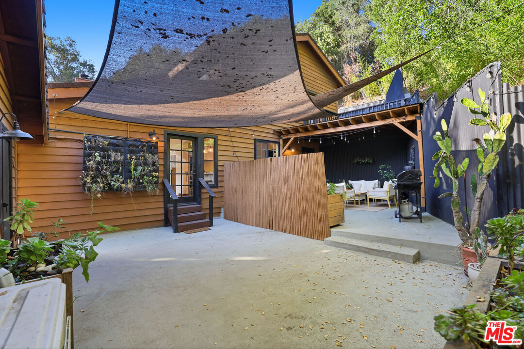 178 Muerdago Road Topanga, CA 90290 - Photo 19 of 75 Gallery Image 19