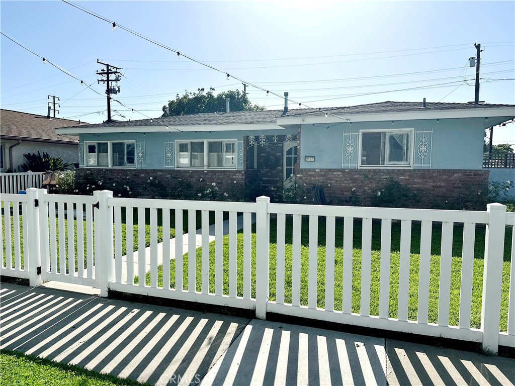 3161 Hackett Avenue Long Beach, CA 90808 - Photo 1 of 3