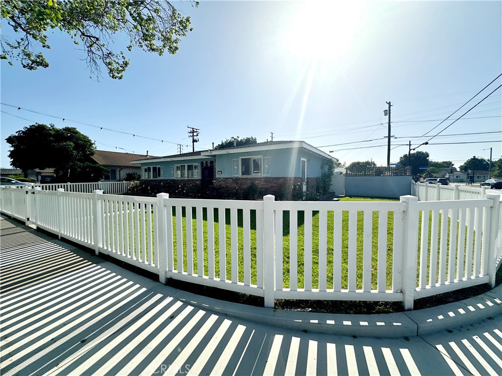 3161 Hackett Avenue Long Beach, CA 90808 - Photo 3 of 3
