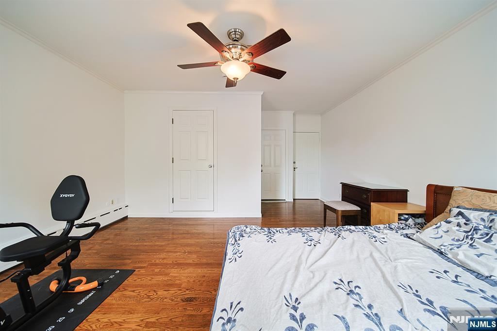 586 Hillside Street Ridgefield, NJ 07657 - Photo 32 of 46