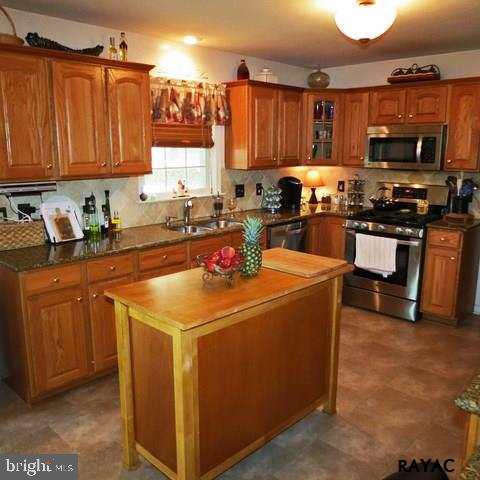 136 Meadow Road York, PA 17406 - Photo 15 of 36 Gallery Image 15