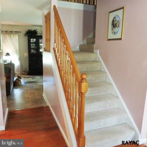 136 Meadow Road York, PA 17406 - Photo 4 of 36 Gallery Image 4