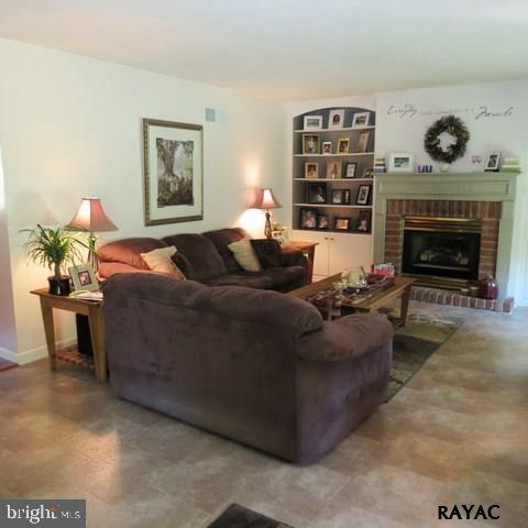 136 Meadow Road York, PA 17406 - Photo 9 of 36 Gallery Image 9