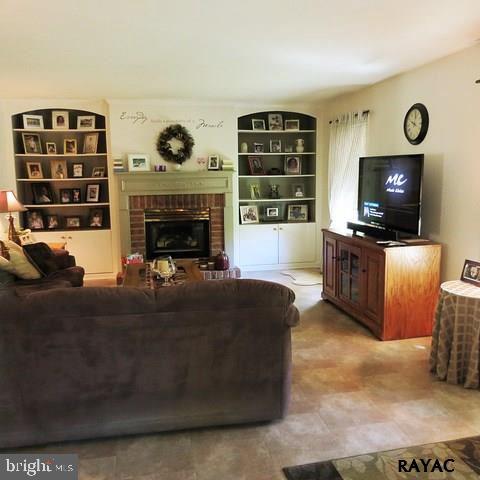 136 Meadow Road York, PA 17406 - Photo 10 of 36 Gallery Image 10