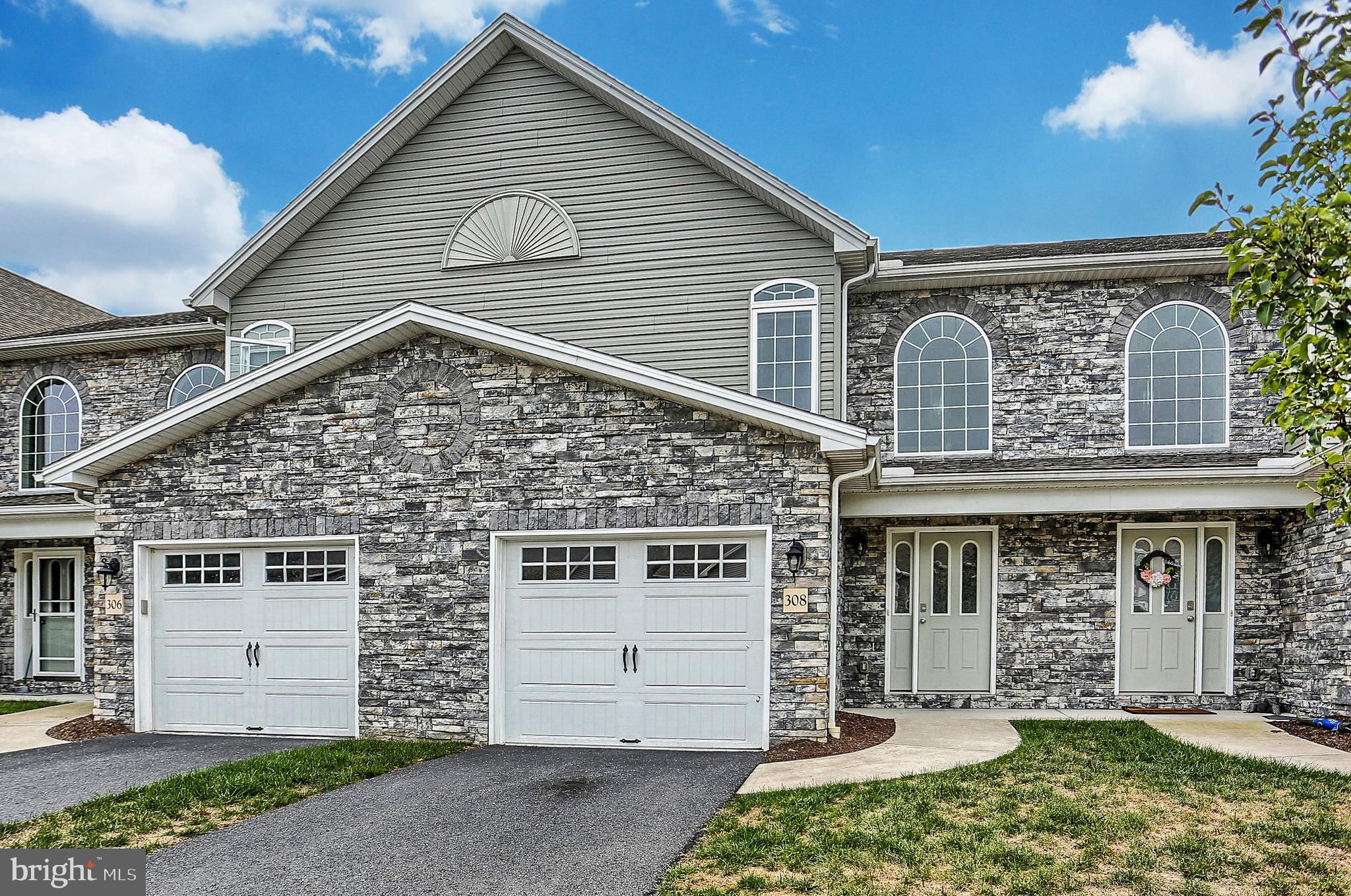 308 Briar Ridge Circle Enola, PA 17025 - Photo 4 of 31 Gallery Image 4