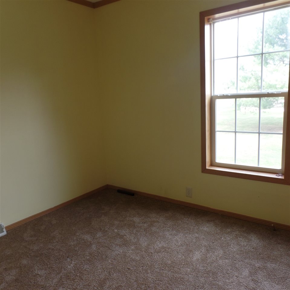 8245 East Baseline Road Mount Pleasant, MI 48858 - Photo 16 of 29 1830637-15.JPG