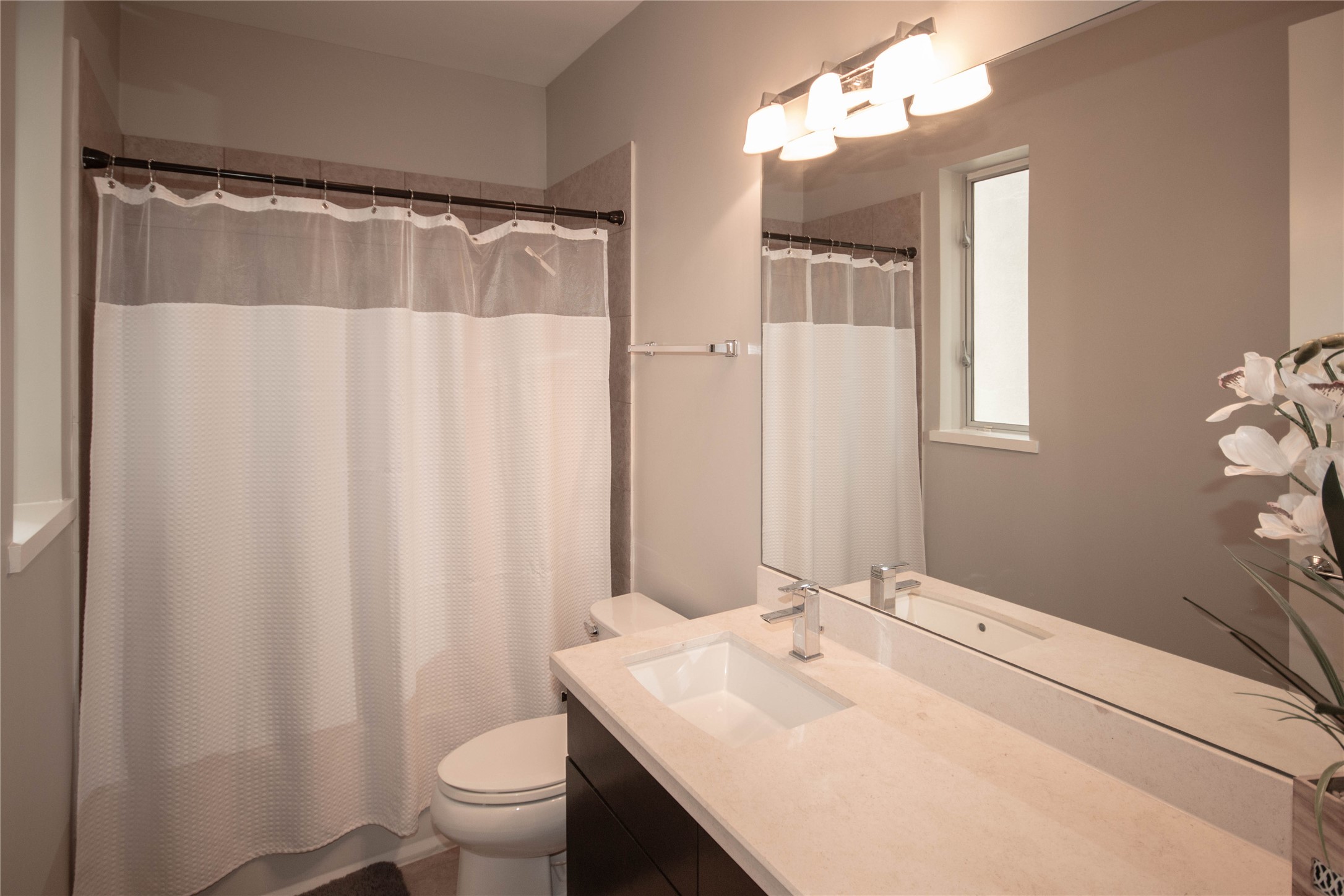 2423 West Main Street, Unit B Houston, TX 77098 - Photo 16 of 45 ensuite third bath for bedroom three