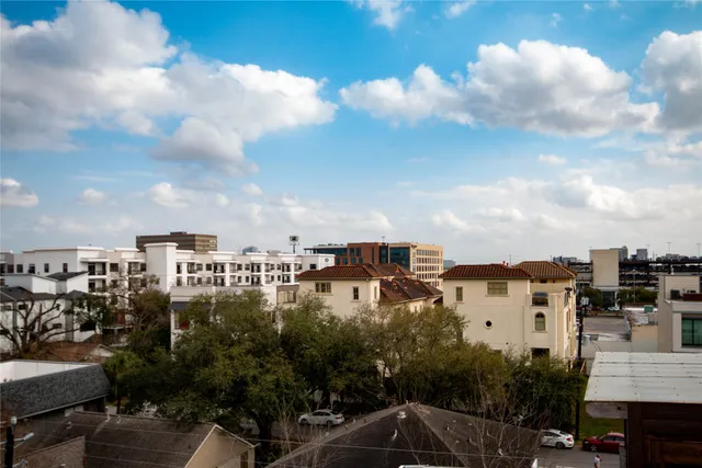 $699,000 | 2423 West Main Street, Unit B, Houston, TX 77098