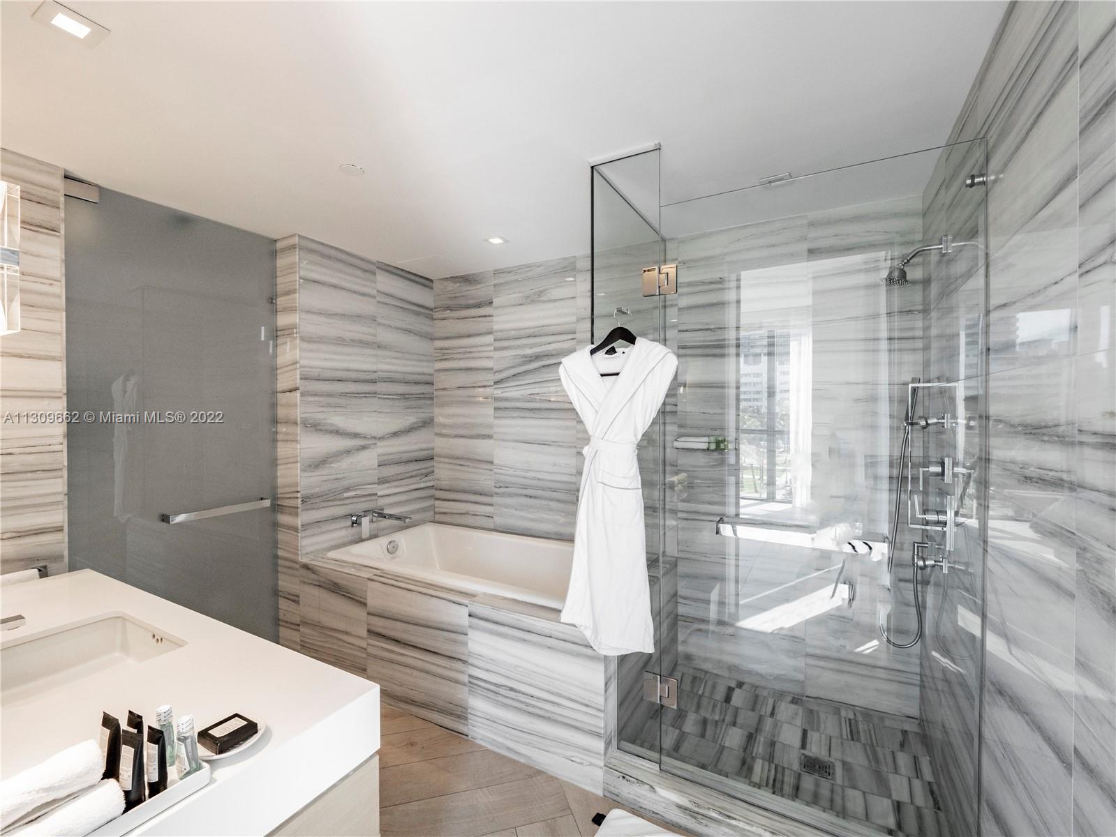 2201 Collins Avenue, Unit 428 Miami Beach, FL 33139 - Photo 10 of 21