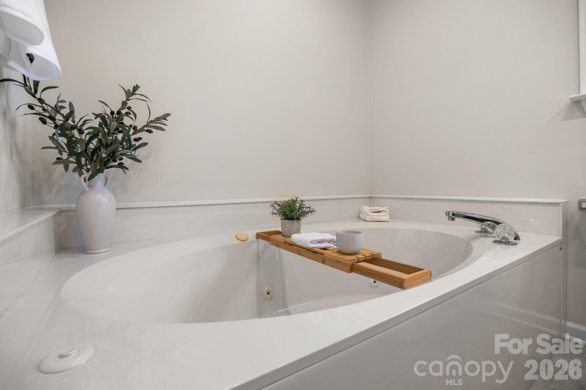 49449 River Run Road Albemarle, NC 28001 - Photo 18 of 45 a view of a bathtub in a bathroom