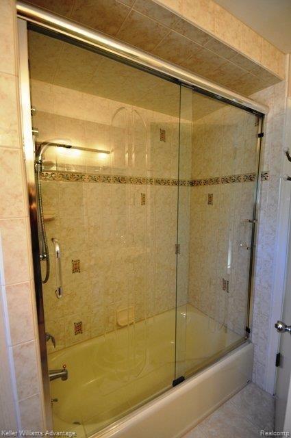 3172 Quail Ridge Circle Rochester, MI 48309 - Photo 17 of 25 Bathroom