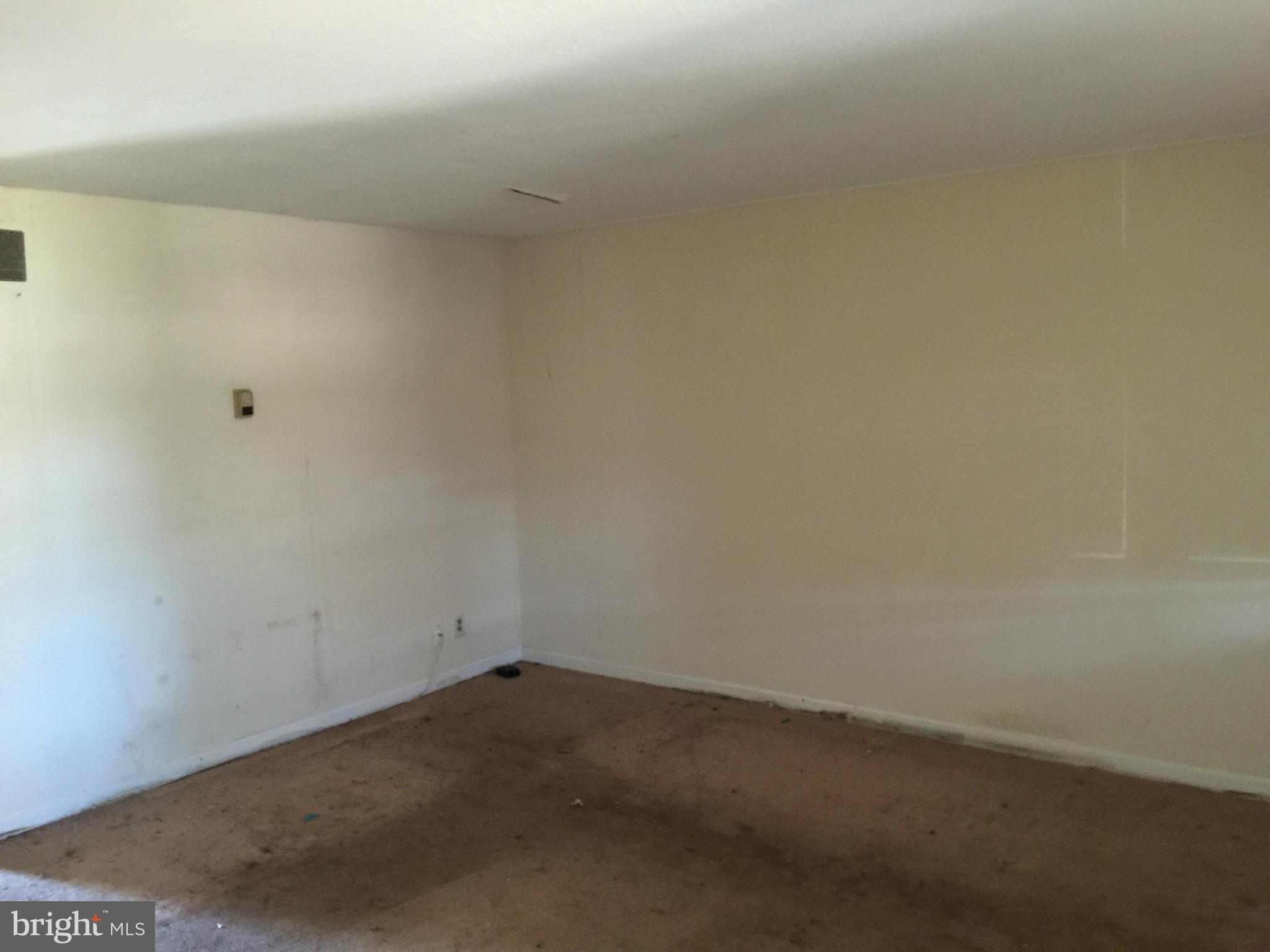 2917 Freeway Halethorpe, MD 21227 - Photo 4 of 19 Family Room