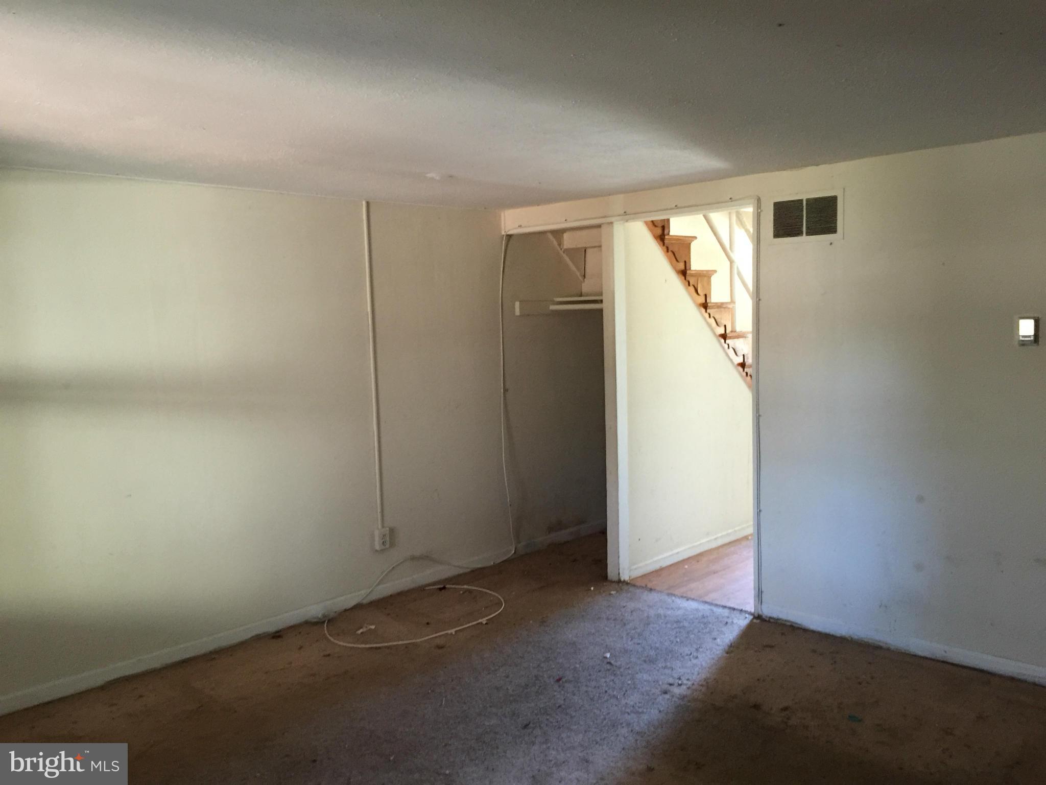 2917 Freeway Halethorpe, MD 21227 - Photo 5 of 19 Family Room