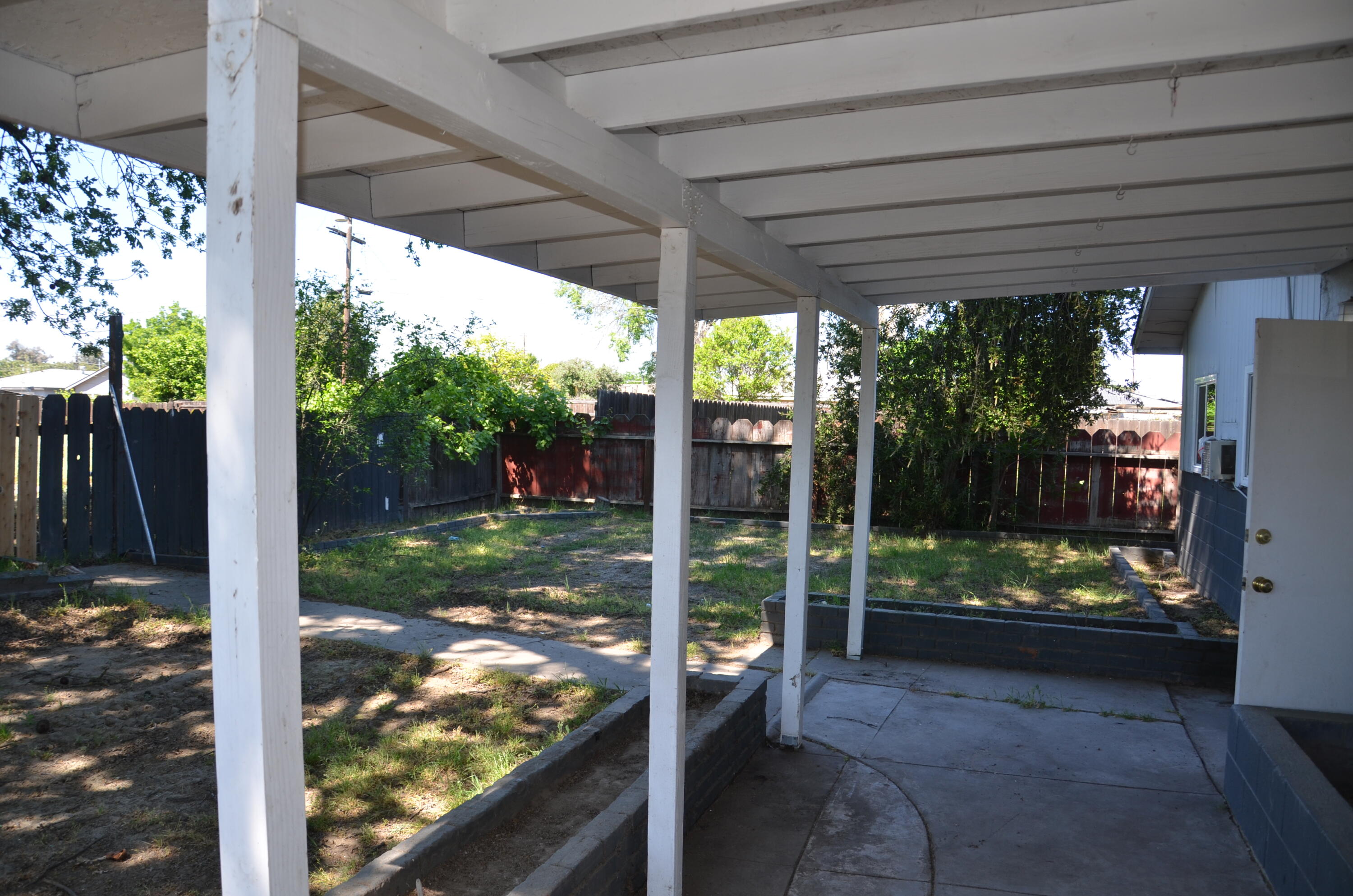 237 Smith Avenue Lemoore, CA 93245 - Photo 21 of 26 DSC_5032