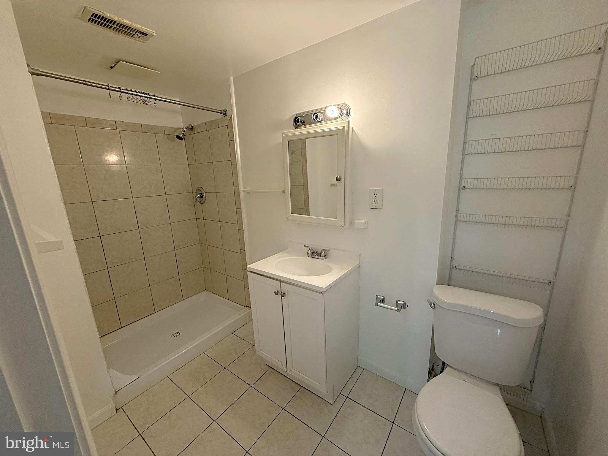 7104 Adelphi Road Hyattsville, MD 20782 - Photo 26 of 35 En Suite Bathroom in 4th Bedroom
