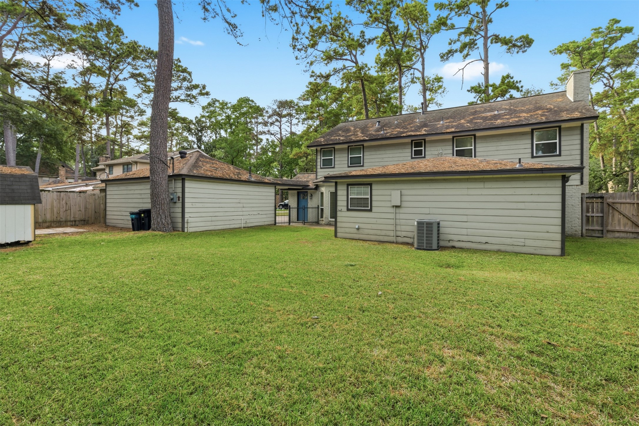 8107 Twining Oaks Lane Spring, TX 77379 - Photo 32 of 41 a front view of house with yard