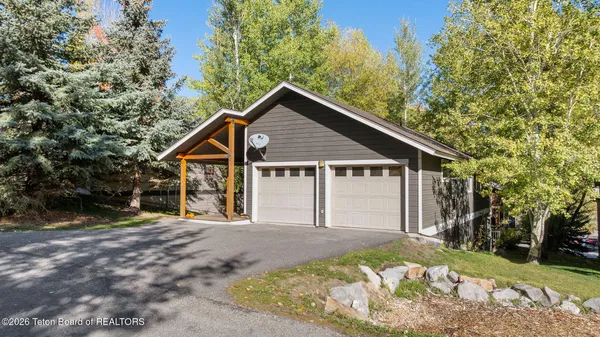 $1,950,000 | 315 Pine Drive, Jackson, WY 83001