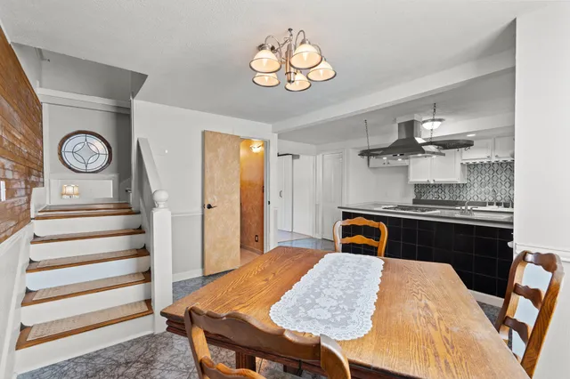 $2,000 | 611 Church Street, Galveston, TX 77550